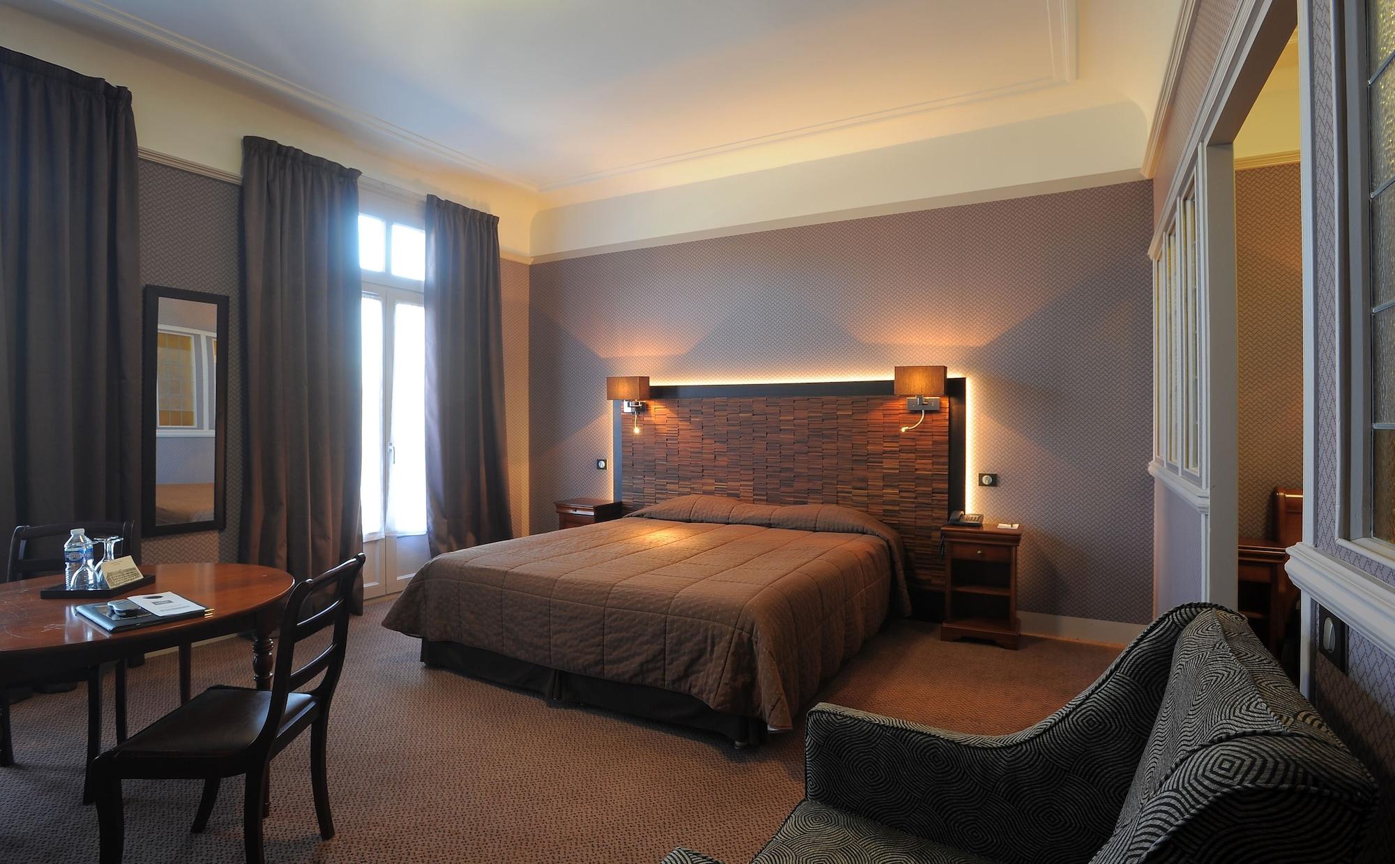 เลอ กร็อง โฮเทล ตูร์ Hotel ภายนอก รูปภาพ